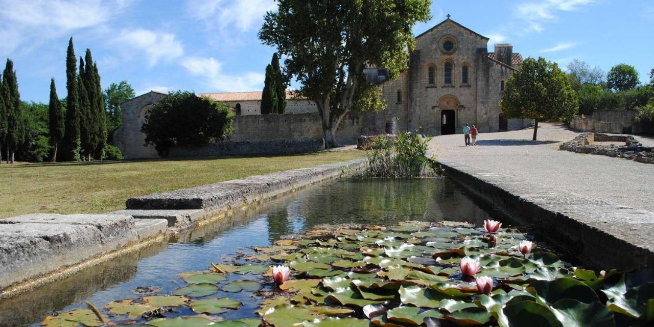 Charmante Maisonnette Au Coeur Du Village La Roque-d'Antheron Exteriör bild